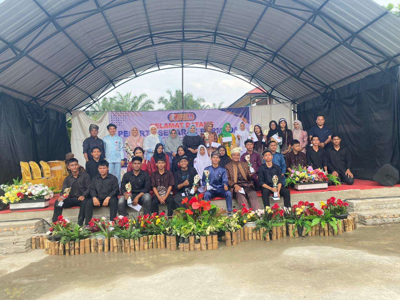juara 1 musikalisasi puisi di Universitas Rokania 2026